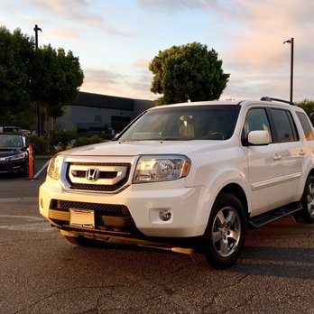 Valley Coach Co Sales & Leasing - Our Pilot after we wash the car and put some accessories on it. - Car Dealers Near Me - Van Nuys, California Valley Coach Co Sales & Leasing - Our Pilot after we wash the car and put some accessories on it. - Car Dealers Near Me - Van Nuys, California