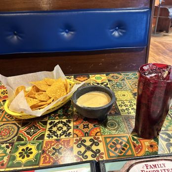 Mi Pueblito Mexican Restaurant - Standard chips and dip - Mexican Near Me - Rutherfordton, North Carolina Mi Pueblito Mexican Restaurant - Standard chips and dip - Mexican Near Me - Rutherfordton, North Carolina