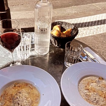 Les Antiquaires - Cheese and mushroom ravioli. - Bistros Near Me - Paris, 75 Les Antiquaires - Cheese and mushroom ravioli. - Bistros Near Me - Paris, 75