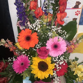 Wedding Flowers 4 Less - Mothers birthday arrangement - Wedding Planning Near Me - La Mirada, California Wedding Flowers 4 Less - Mothers birthday arrangement - Wedding Planning Near Me - La Mirada, California