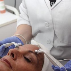 Skinticians - Microcurrent is like going to the gym for your face!