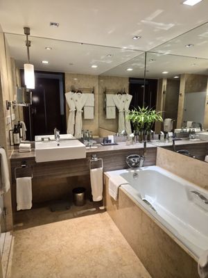 Fairmont Makati by null