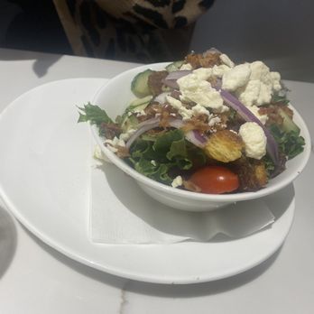 Cafe 44 - American Near Me - Alexandria, Virginia