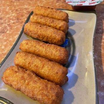 Mondo - Mozzarella sticks 4/5 we were hungry - New American Near Me - Marblemount, Washington