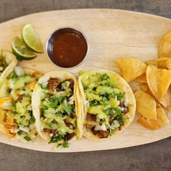 Taco Grill - 2 chicken + 2 carne asada tacos