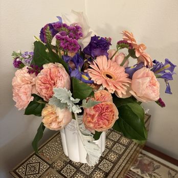 Bek’s Flowers - Florists Near Me - Glendale, California