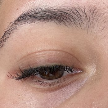 Una Lash - irritation and redness. - Eyelash Service Near Me - Corona, California