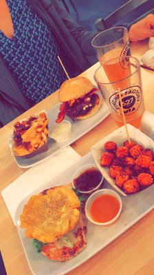 PINCHO Burgers and Kebabs by null