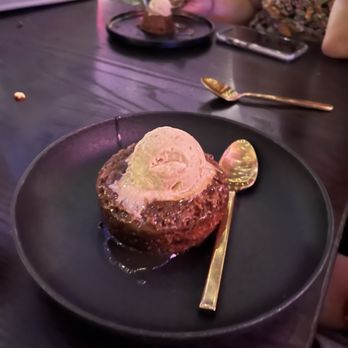 Hell's Kitchen - Sticker toffee cake - Cocktail Bars Near Me - Funner, California