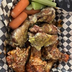 Legends Sports Pub - CHICKEN WINGS