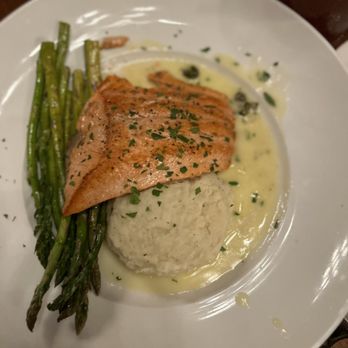 Gustav's - Salmon - Pubs Near Me - Vancouver, Washington