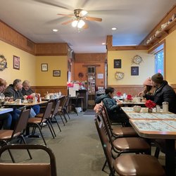 Tom's Country Kitchen - Interior