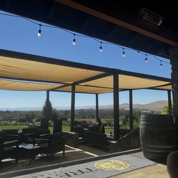 Treveri Cellars - Patio - Wine Tasting Room Near Me - Wapato, Washington Treveri Cellars - Patio - Wine Tasting Room Near Me - Wapato, Washington