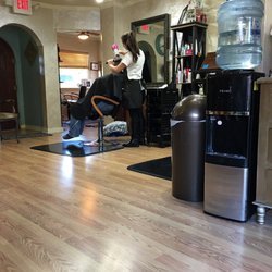 Looks Unlimited Salon & Spa