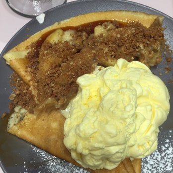 Demetres Downtown Markham - Pomme Pilot - Desserts Near Me - Markham, Ontario Demetres Downtown Markham - Pomme Pilot - Desserts Near Me - Markham, Ontario