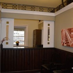 Station Dental Implants & Periodontics - Patient waiting room
