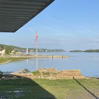 Grafton Oyster Bar - Park and docking location for the seasonal ferry. - Cajun/Creole Near Me - Grafton, Illinois Grafton Oyster Bar - Park and docking location for the seasonal ferry. - Cajun/Creole Near Me - Grafton, Illinois