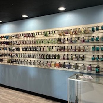 Bleu Diamond Lounge - Cannabis Dispensaries Near Me - Lompoc, California