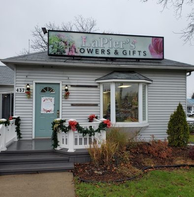LaPier's Flowers & Gifts by null