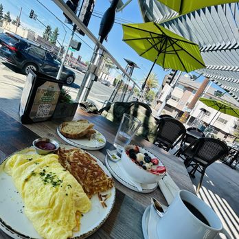 BB Cafe & Catering - Cafes Near Me - Burbank, California