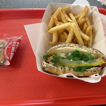 Mel's Hot Dogs - Mel's Special Hot Dog Basket - fantastic! - Hot Dogs Near Me - Tampa, Florida