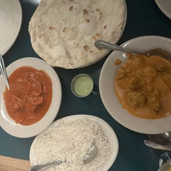 Jaipur Restaurant & Brewing - Chicken Tikki Makhani (left) Lamb Korma (right) Naan bread - Indian Near Me - Omaha, Nebraska Jaipur Restaurant & Brewing - Chicken Tikki Makhani (left) Lamb Korma (right) Naan bread - Indian Near Me - Omaha, Nebraska
