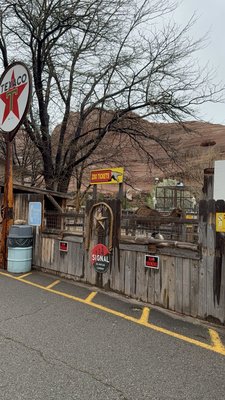 Hole 'N' The Rock by null