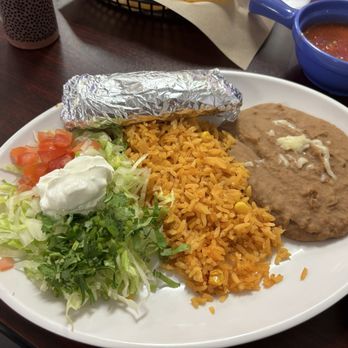 El Don Mexican Brunch & Dinner - homemade tortillas, refried beans, rice, lettuce, tomatoes, cilantro & sour cream - Breakfast & Brunch Near Me - Cleveland, Tennessee El Don Mexican Brunch & Dinner - homemade tortillas, refried beans, rice, lettuce, tomatoes, cilantro & sour cream - Breakfast & Brunch Near Me - Cleveland, Tennessee