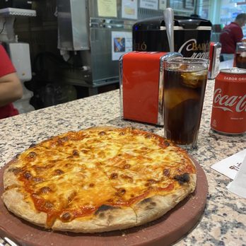 Vesuvio - Four cheese - Italian Near Me - Madrid, M