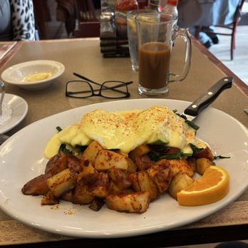 Cadillac Cafe - Eggs Avocado Benedict with potatoes - Breakfast & Brunch Near Me - Portland, Oregon