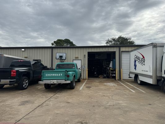 Destroyer Garage by null