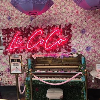 LE COCO - Umbrellas and a piano - Desserts Near Me - Downey, California LE COCO - Umbrellas and a piano - Desserts Near Me - Downey, California