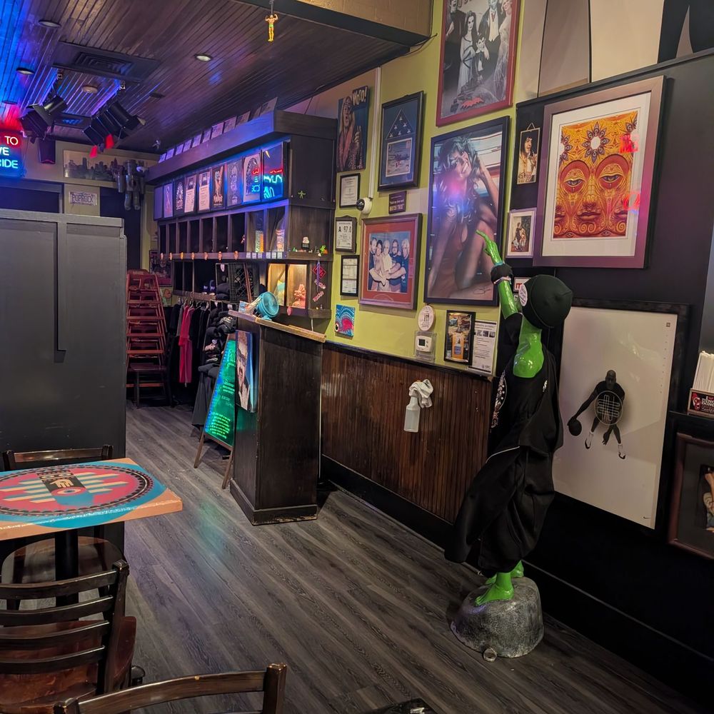 Pinky's Westside Grill - Entryway - Burgers Near Me - Charlotte, North Carolina