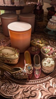 Sister's Gift and Home by null