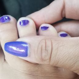 I should be leaving with my toes perfect .. not looking the way they do. :( I should be leaving with my toes perfect .. not looking the way they do. :(