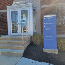 Philadelphia Women's Health & Wellness - Philadelphia Women's Health and Wellness is in this building.  Nothing on the sign to indicate that!