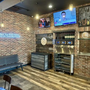 8 Thousand Pizza - Interior - Pizza Near Me - Milford, Connecticut