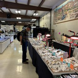 Quartzsite Qia Gem Show & Pow-Wow - 2026 Gem Show & Pow-Wow