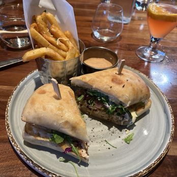 CISCo Restaurant + Bar - Bars Near Me - Corona, California