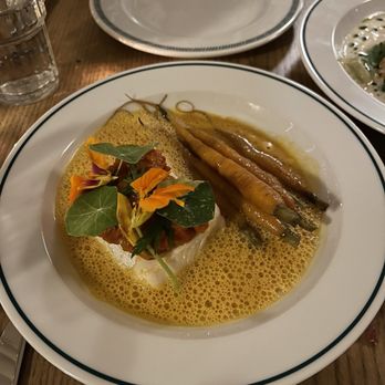 Melba - Halibut was divine! The fish was cooked perfectly and the lobster sauce, tomatoes and carrots all came together nicely - French Near Me - Quebec City, Quebec