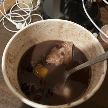 Meet Fresh - Hot Red Bean Soup Signature   Unfortunately, no sweet dumplings. - Desserts Near Me - Cupertino, California