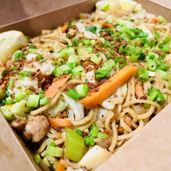 Almuchow Atbp - Egg Noodle w/ Chicken & Vegetable - Filipino Near Me - San Gabriel, California