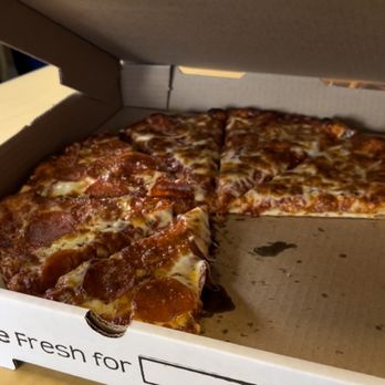 Straw Hat Pizza - pizzza - Pizza Near Me - Fremont, California Straw Hat Pizza - pizzza - Pizza Near Me - Fremont, California