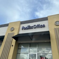 FedEx Office Print & Ship Center - Outside