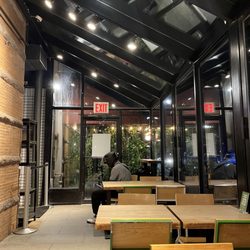 Shake Shack Upper West Side - Interior seating