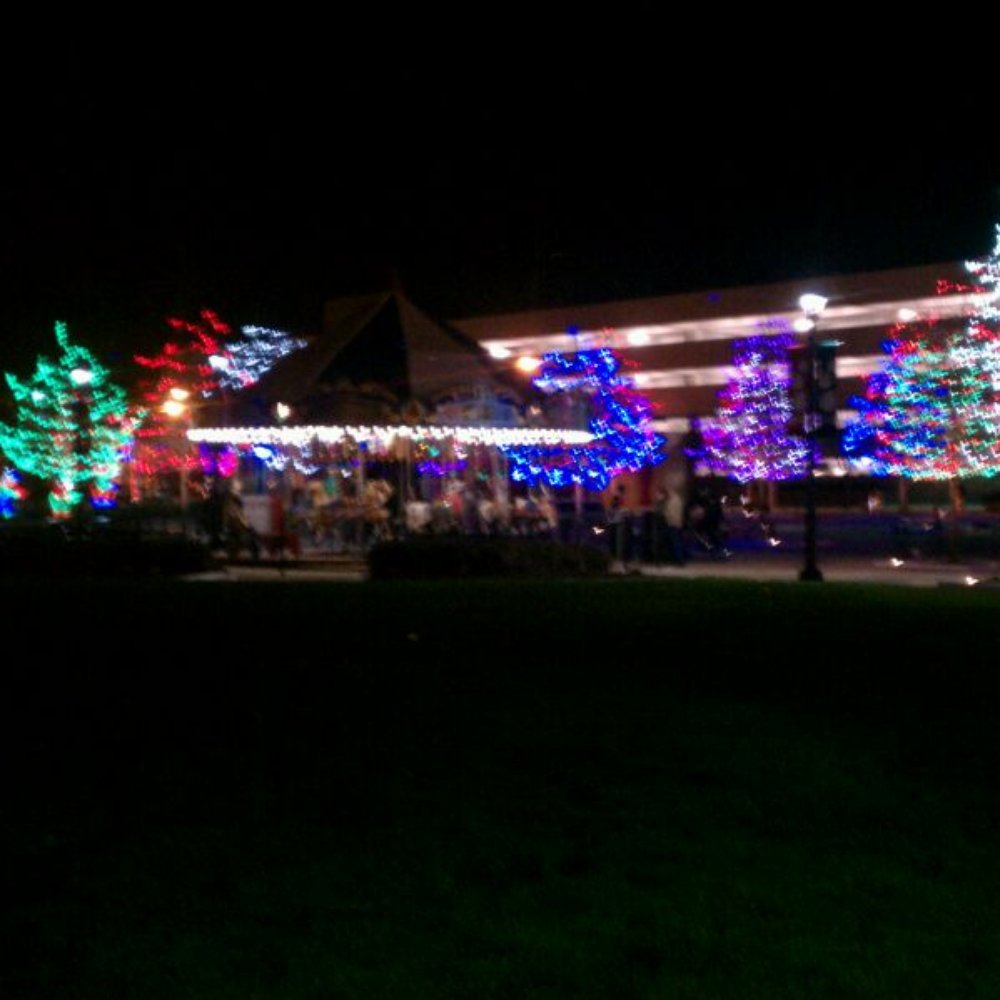 Columbus Commons - Christmas at the Commons. - Parks Near Me - Columbus, Ohio Columbus Commons - Christmas at the Commons. - Parks Near Me - Columbus, Ohio