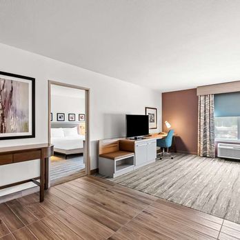 Hilton Garden Inn Seattle North/Everett - Guest room - Hotels Near Me - Mukilteo, Washington Hilton Garden Inn Seattle North/Everett - Guest room - Hotels Near Me - Mukilteo, Washington
