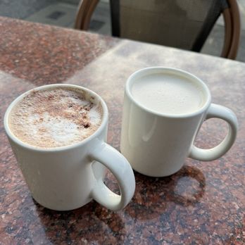 Sausalito Bakery & Cafe - Hot Cocoa and  Chai Latte - Coffee & Tea Near Me - Sausalito, California