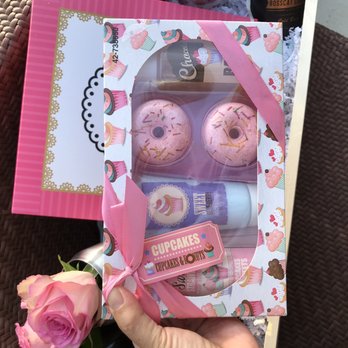Bosscat Kitchen & Libations - Mother's Day box - New American Near Me - Irvine, California
