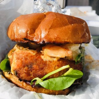 My Mama's Kitchen - Kickin' crab cake sandwich - Barbeque Near Me - Norfolk, Virginia